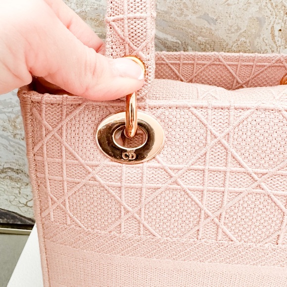 Christian Dior Canvas Cannage Medium Lady Dior D-Lite Tote Bag - Picture 8 of 16